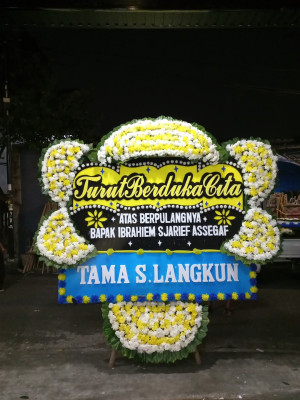 Papan Bunga Duka di Manggis